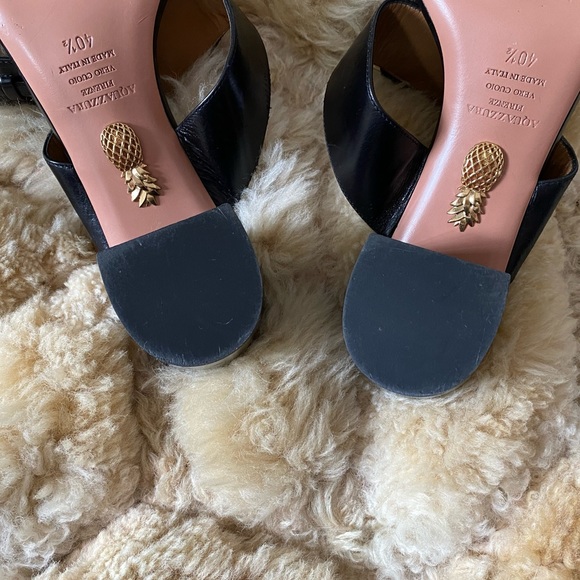 Aquazzura Italian black leather sandals 2.5” heel gold O-ring chic 10 / 10.5 - Picture 4 of 4